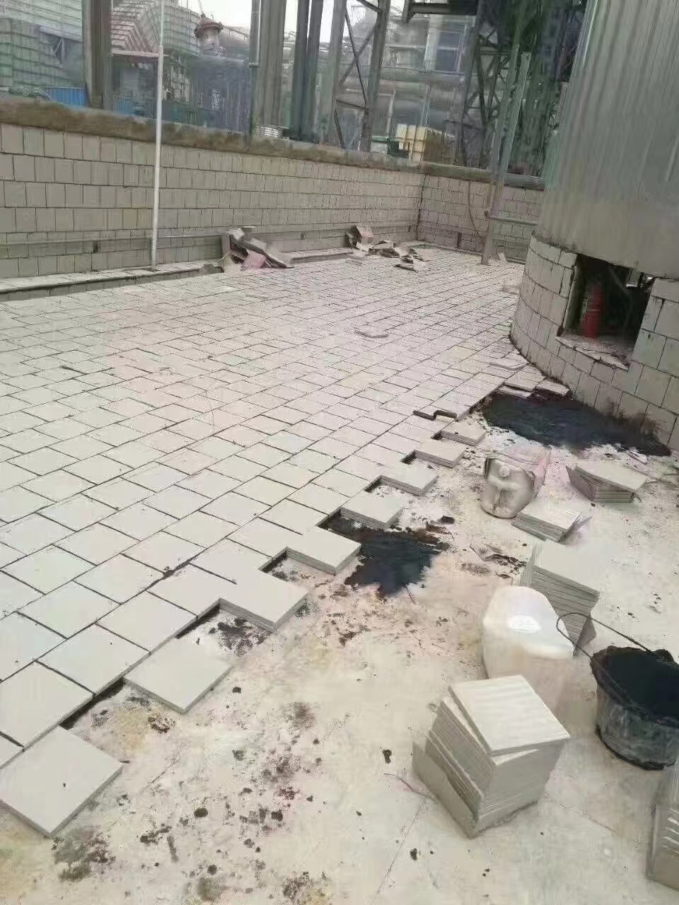 剛鋪好的耐酸磚需要注意什么